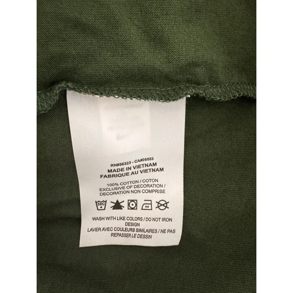 The Nike Tee Men's Size XL Long Sleeve Green Swoosh Logo‎ Regular Fit Crew Neck